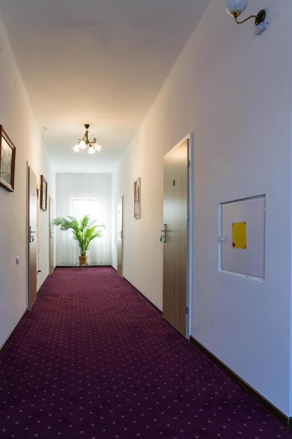 Milusia Muszyna Hotel ภายนอก รูปภาพ